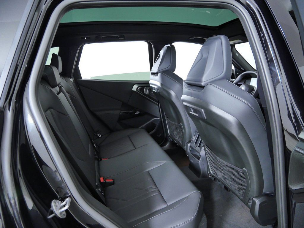 Thumbnail: 2026 BMW X3 - 12