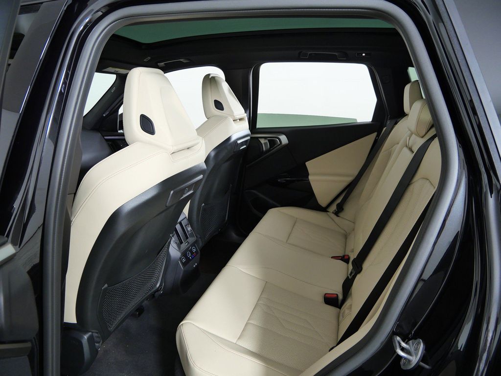 Thumbnail: 2026 BMW X3 - 33