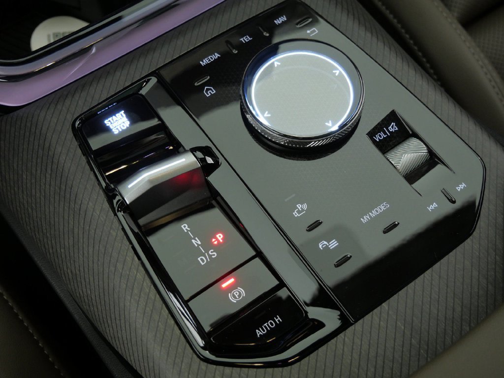 Thumbnail: 2026 BMW X3 - 13