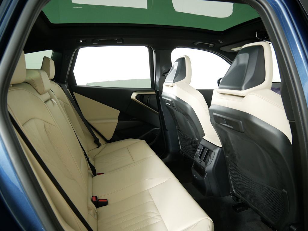 Thumbnail: 2025 BMW X3 - 11