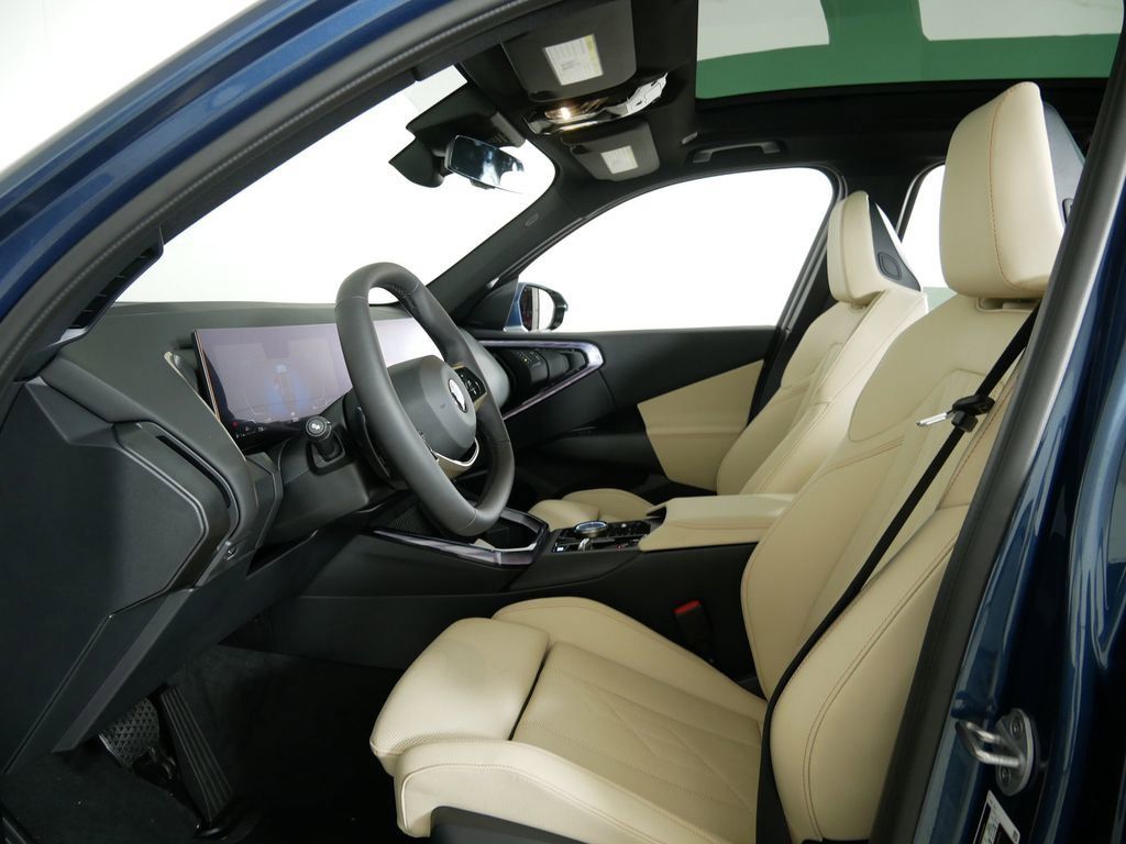 Thumbnail: 2025 BMW X3 - 32