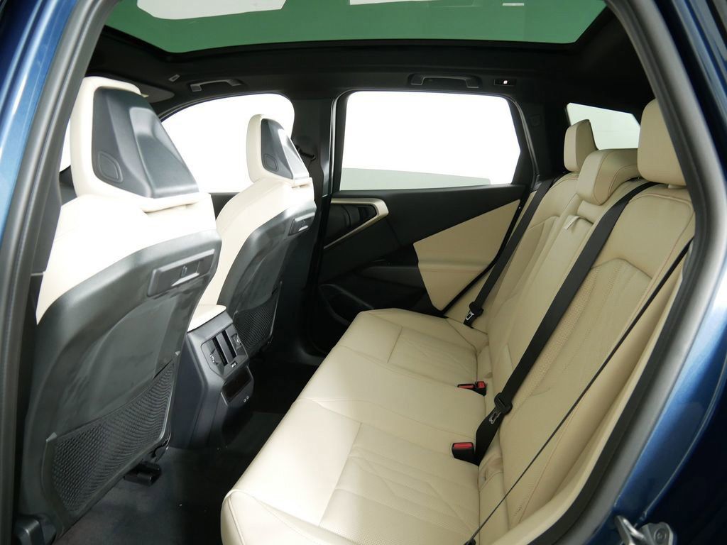 Thumbnail: 2025 BMW X3 - 33