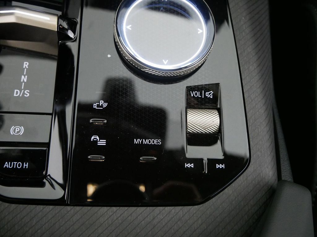 Thumbnail: 2025 BMW X3 - 13