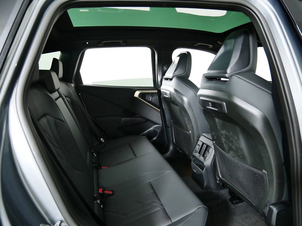 Thumbnail: 2025 BMW X3 - 12