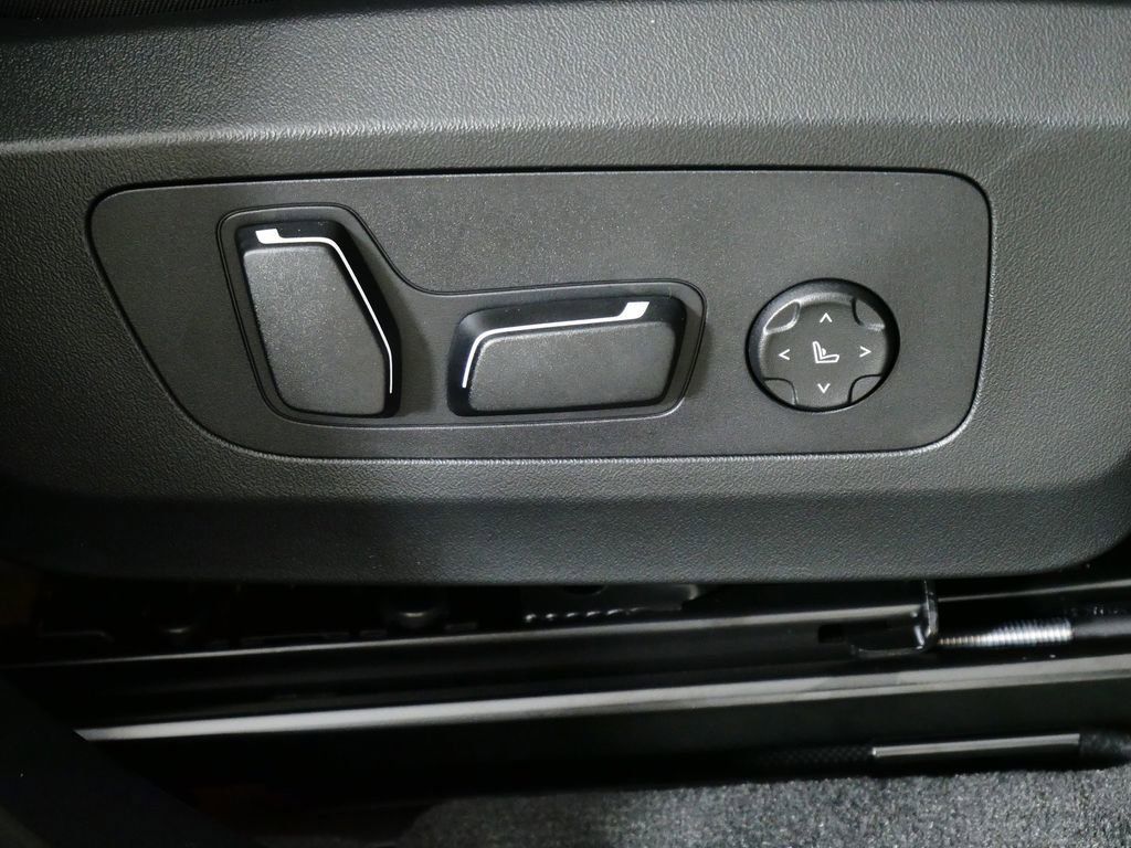 Thumbnail: 2025 BMW X3 - 33