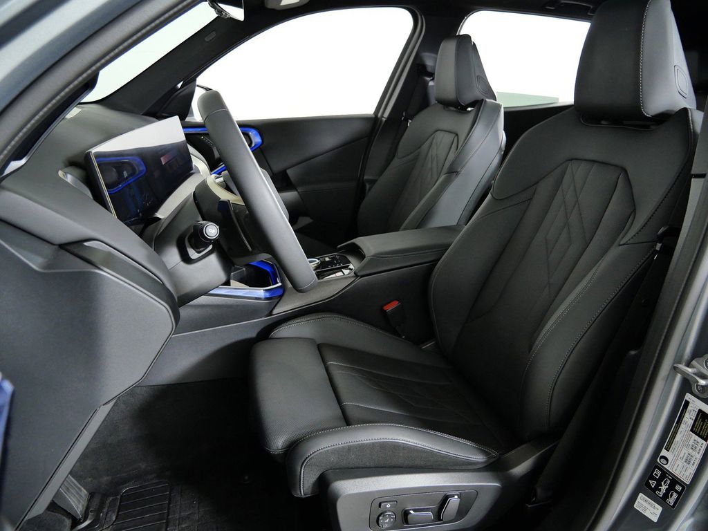 Thumbnail: 2025 BMW X3 - 38