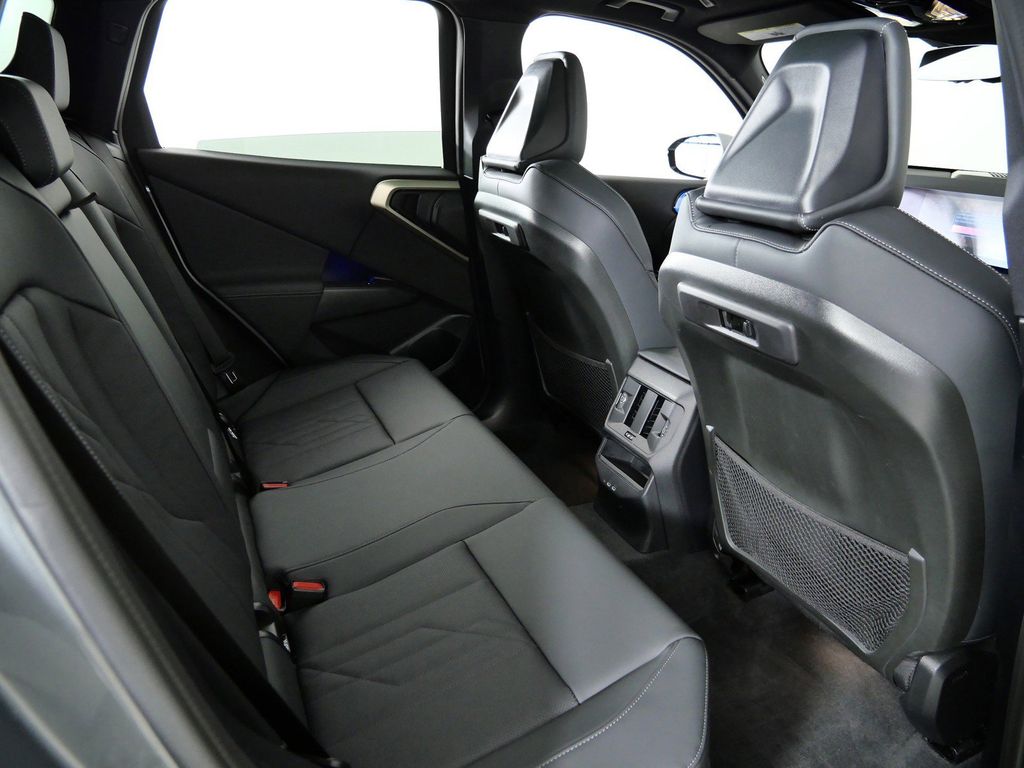 Thumbnail: 2025 BMW X3 - 11