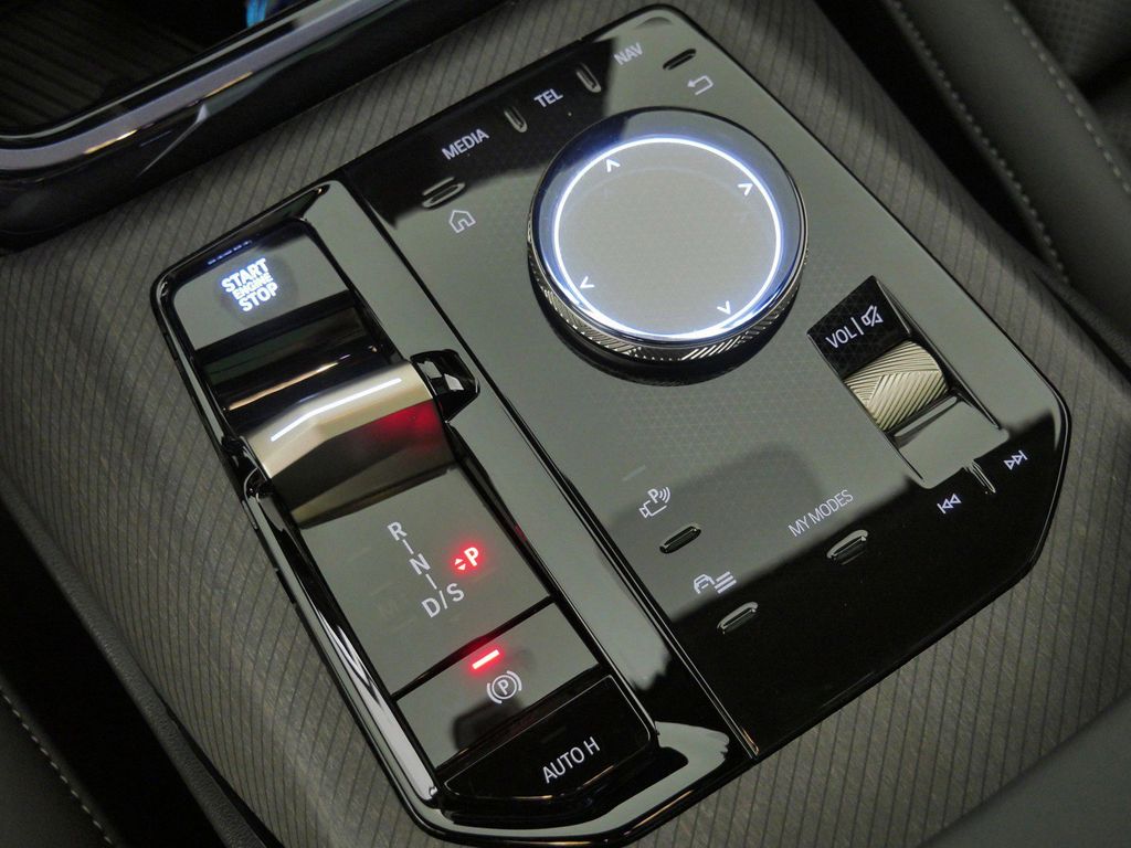 Thumbnail: 2025 BMW X3 - 13