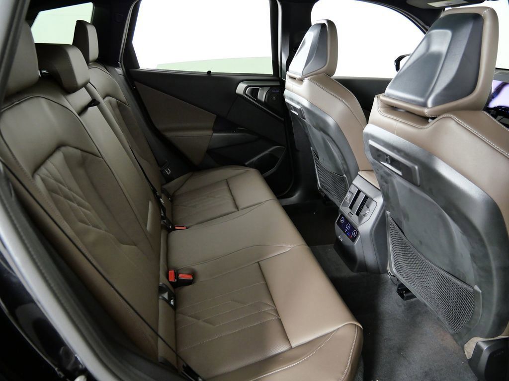 Thumbnail: 2026 BMW X3 - 11