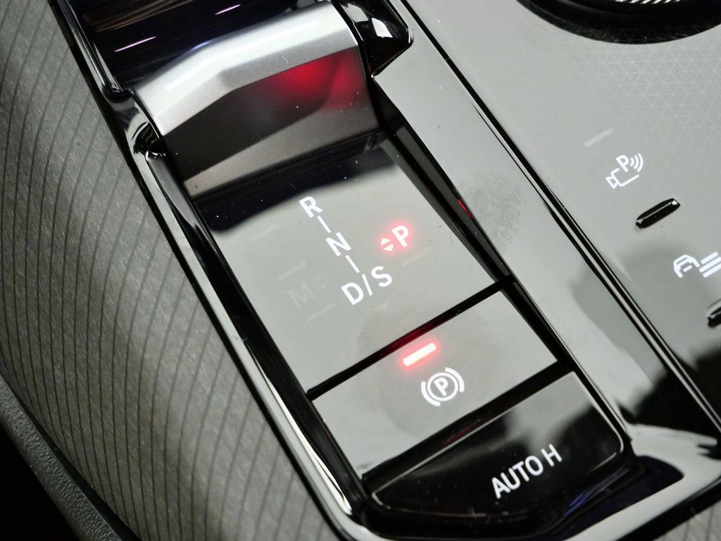 Thumbnail: 2026 BMW X3 - 13