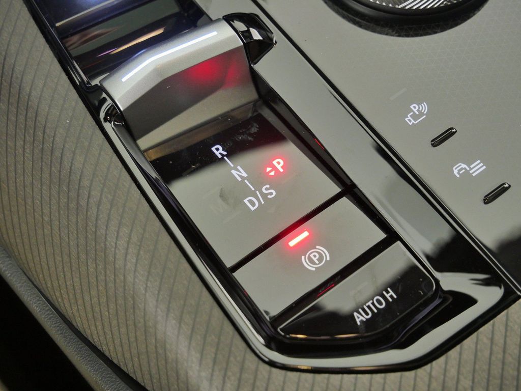 Thumbnail: 2026 BMW X3 - 13