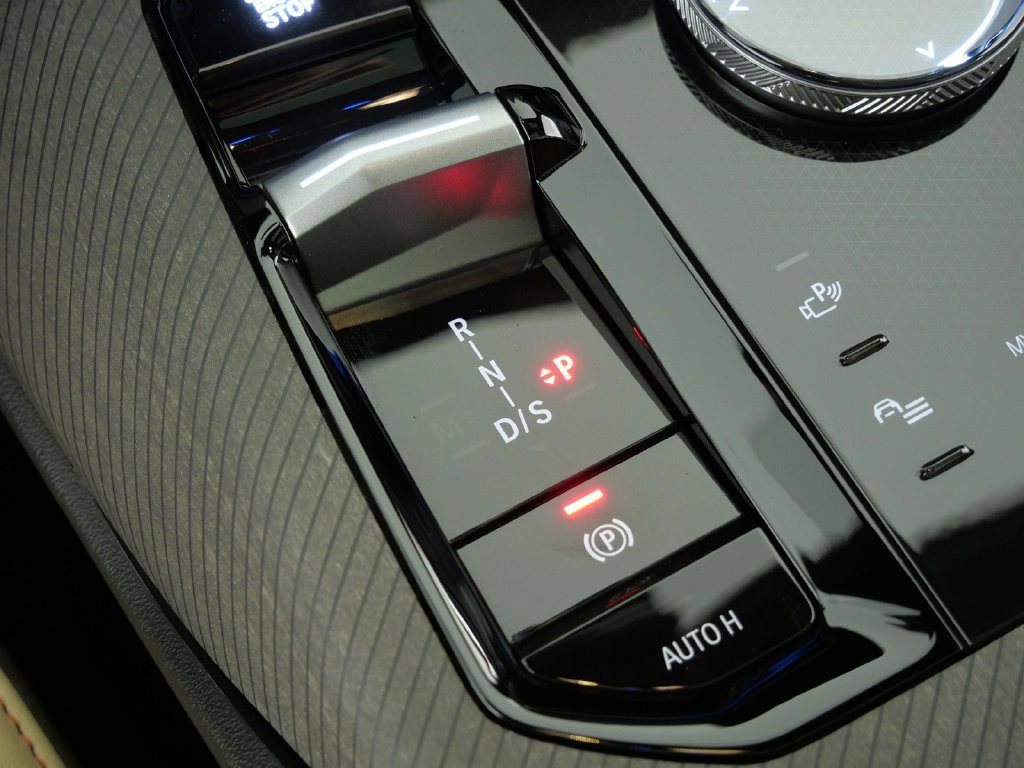Thumbnail: 2026 BMW X3 - 13
