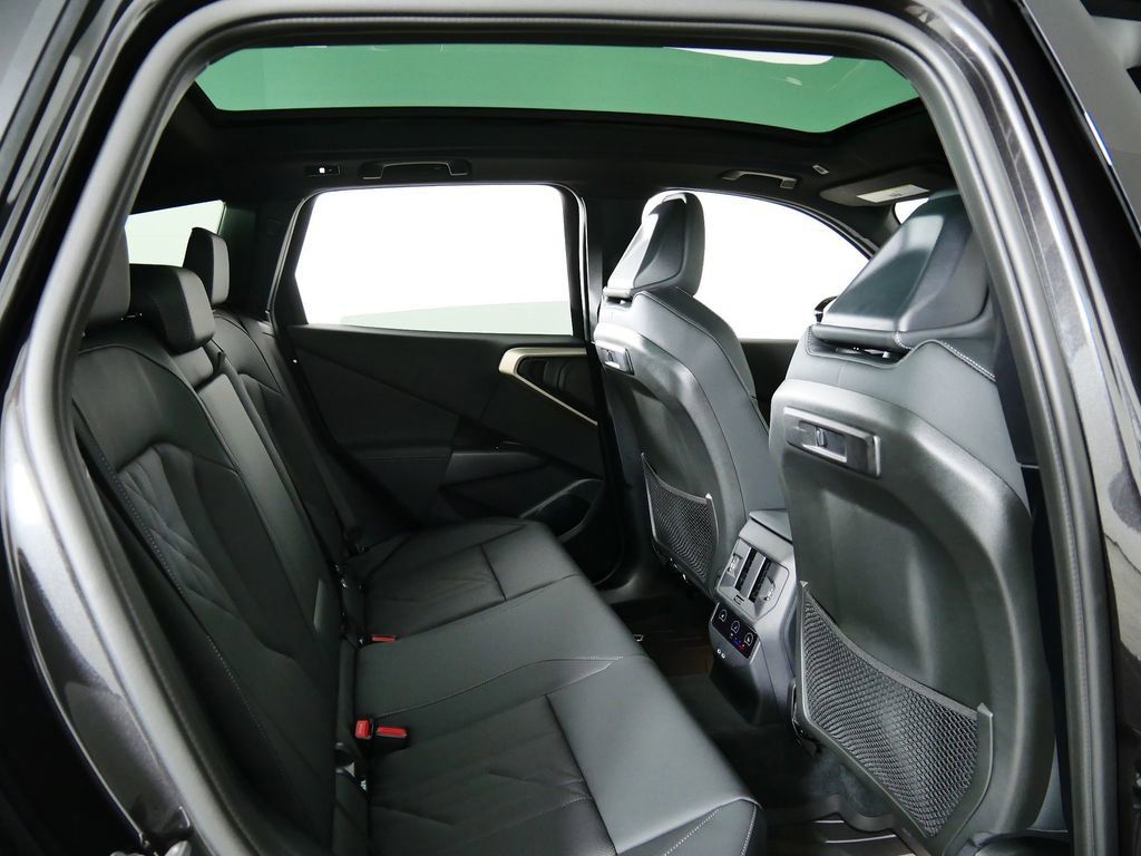 Thumbnail: 2025 BMW X3 - 12