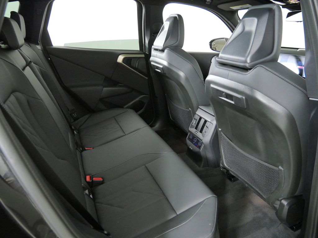 Thumbnail: 2025 BMW X3 - 11