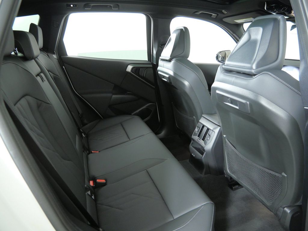 Thumbnail: 2025 BMW X3 - 11