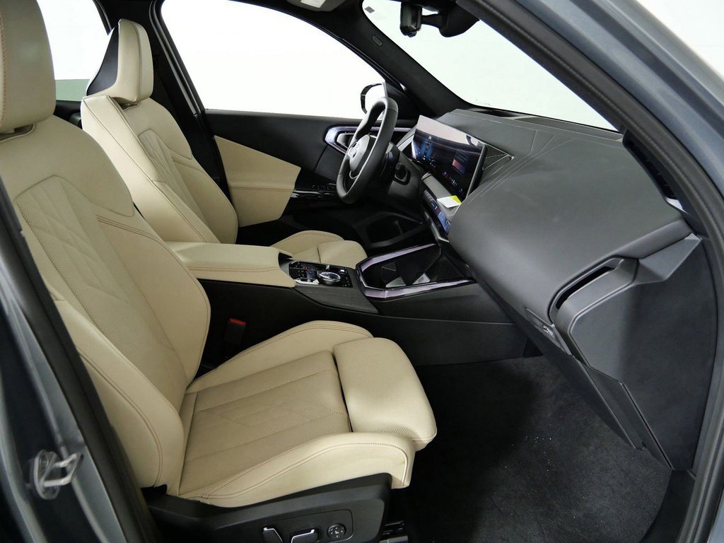 Thumbnail: 2026 BMW X3 - 9
