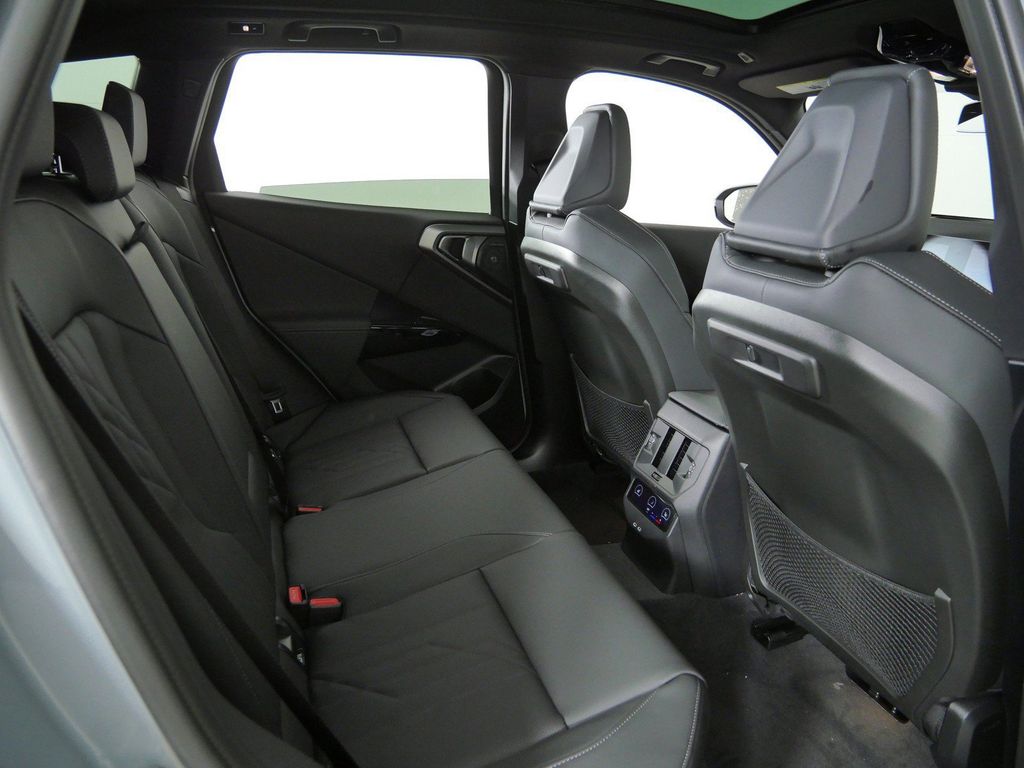 Thumbnail: 2026 BMW X3 - 11
