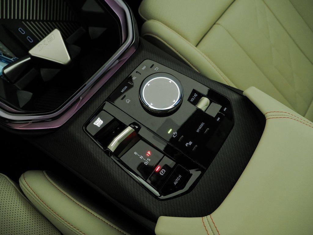 Thumbnail: 2025 BMW X3 - 13