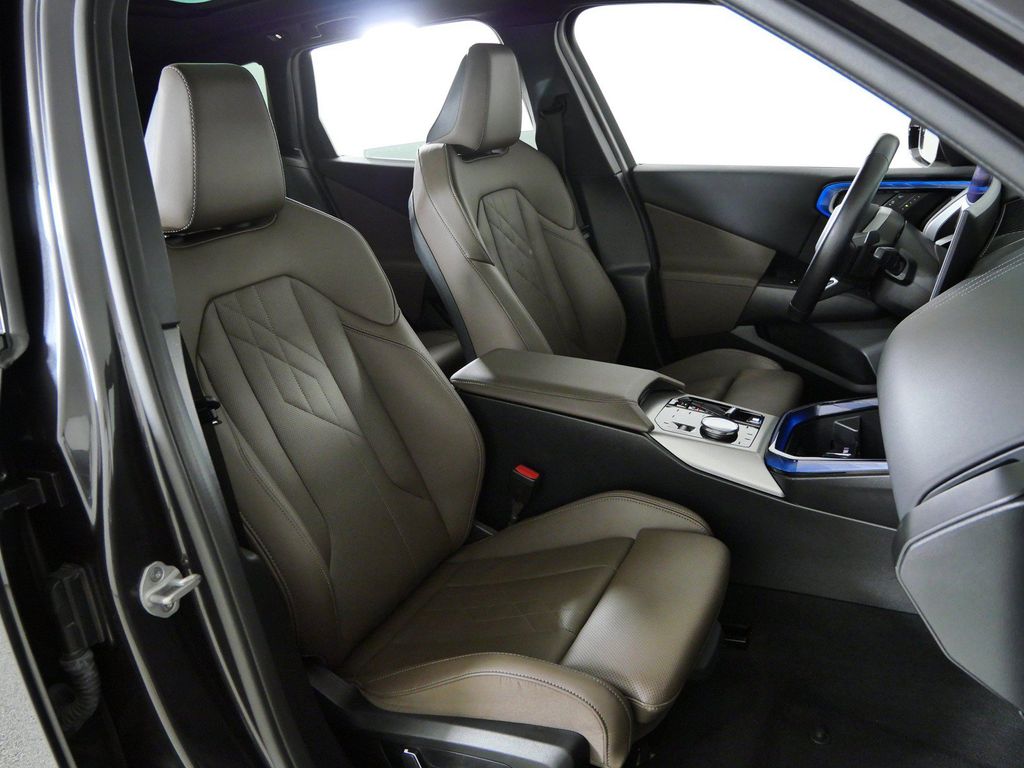 Thumbnail: 2025 BMW X3 - 11
