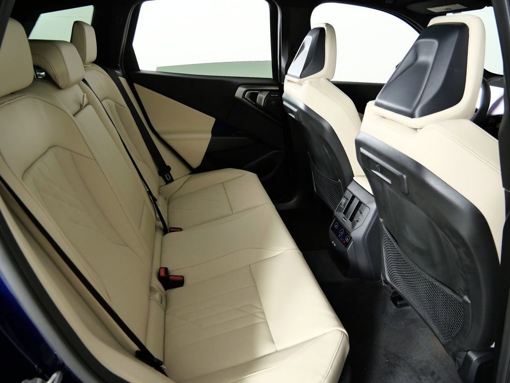 Thumbnail: 2026 BMW X3 - 11