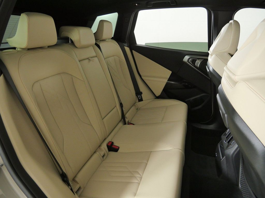Thumbnail: 2026 BMW X3 - 32