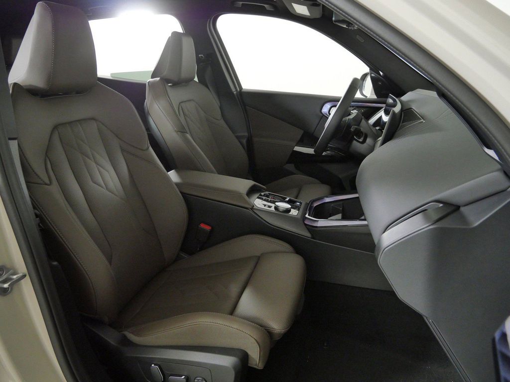 Thumbnail: 2026 BMW X3 - 10