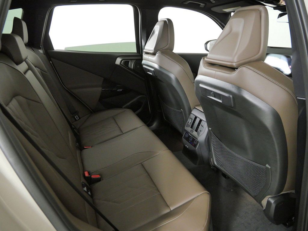 Thumbnail: 2026 BMW X3 - 11