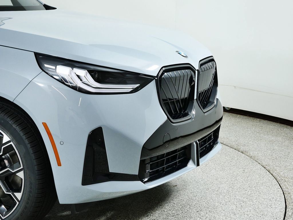 Thumbnail: 2026 BMW X3 - 16