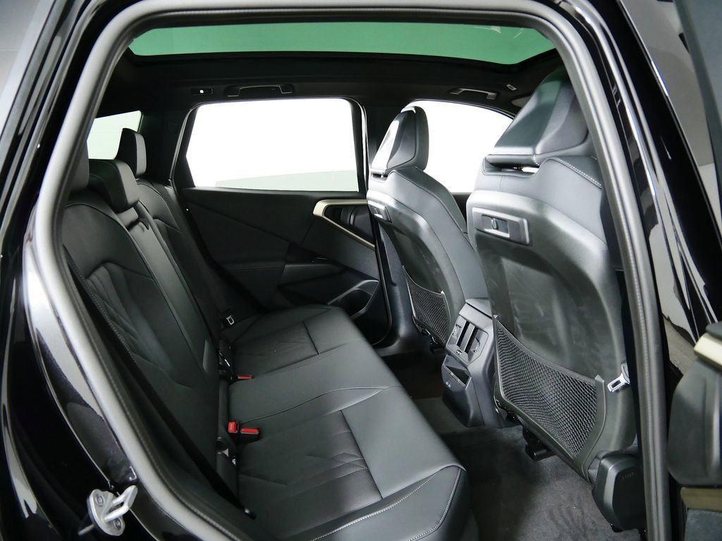 Thumbnail: 2025 BMW X3 - 12