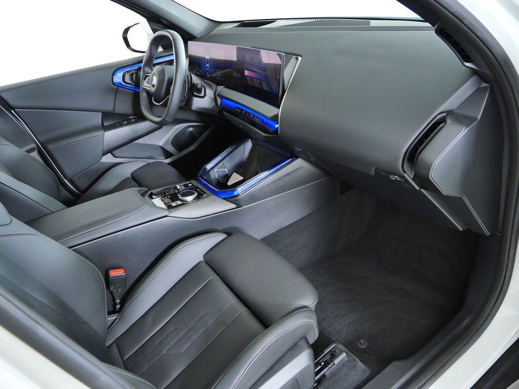 Thumbnail: 2025 BMW X3 - 10