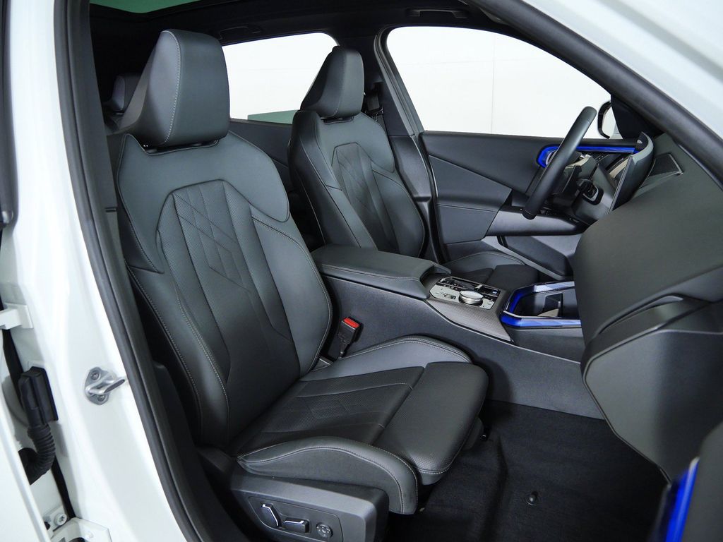 Thumbnail: 2025 BMW X3 - 11