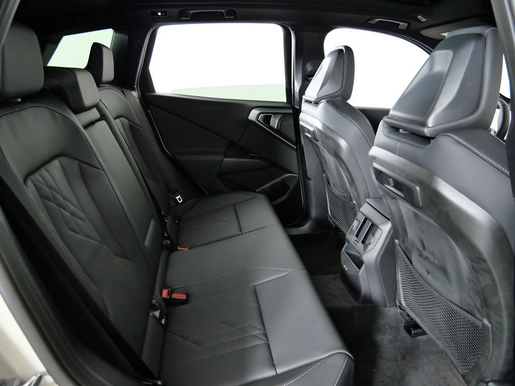 Thumbnail: 2026 BMW X3 - 11