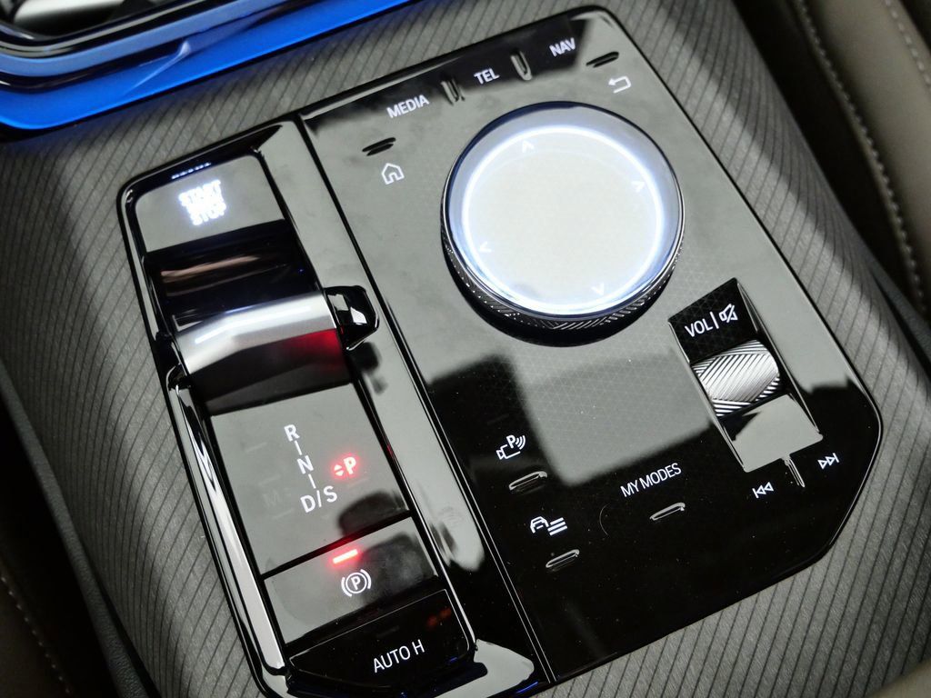 Thumbnail: 2026 BMW X3 - 13