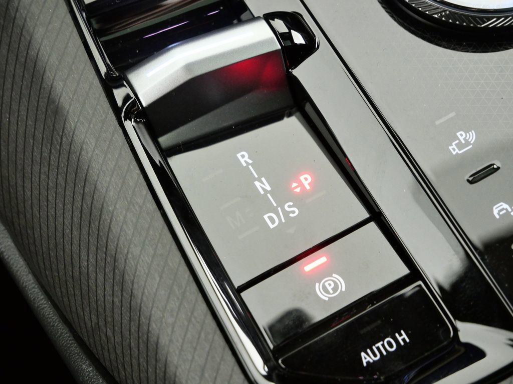 Thumbnail: 2026 BMW X3 - 13