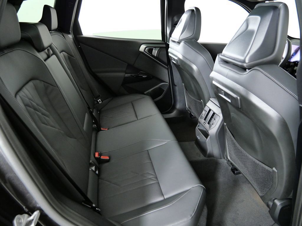 Thumbnail: 2026 BMW X3 - 11