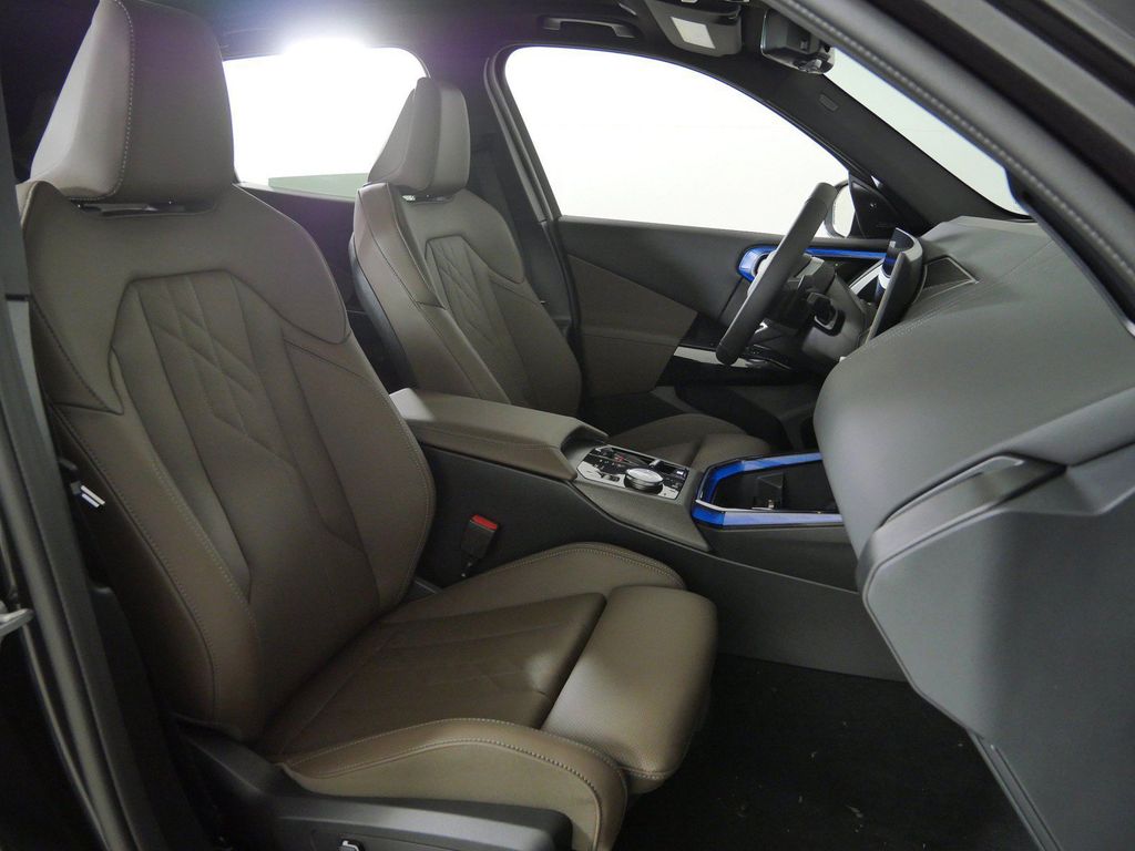 Thumbnail: 2026 BMW X3 - 11