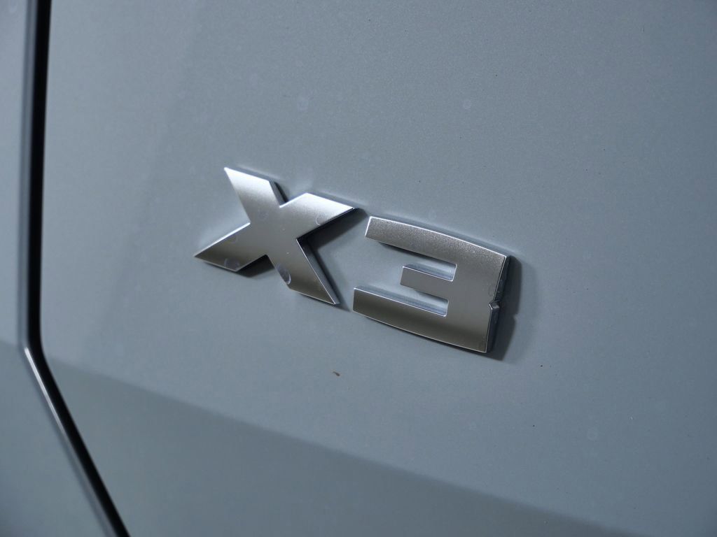 Thumbnail: 2026 BMW X3 - 16
