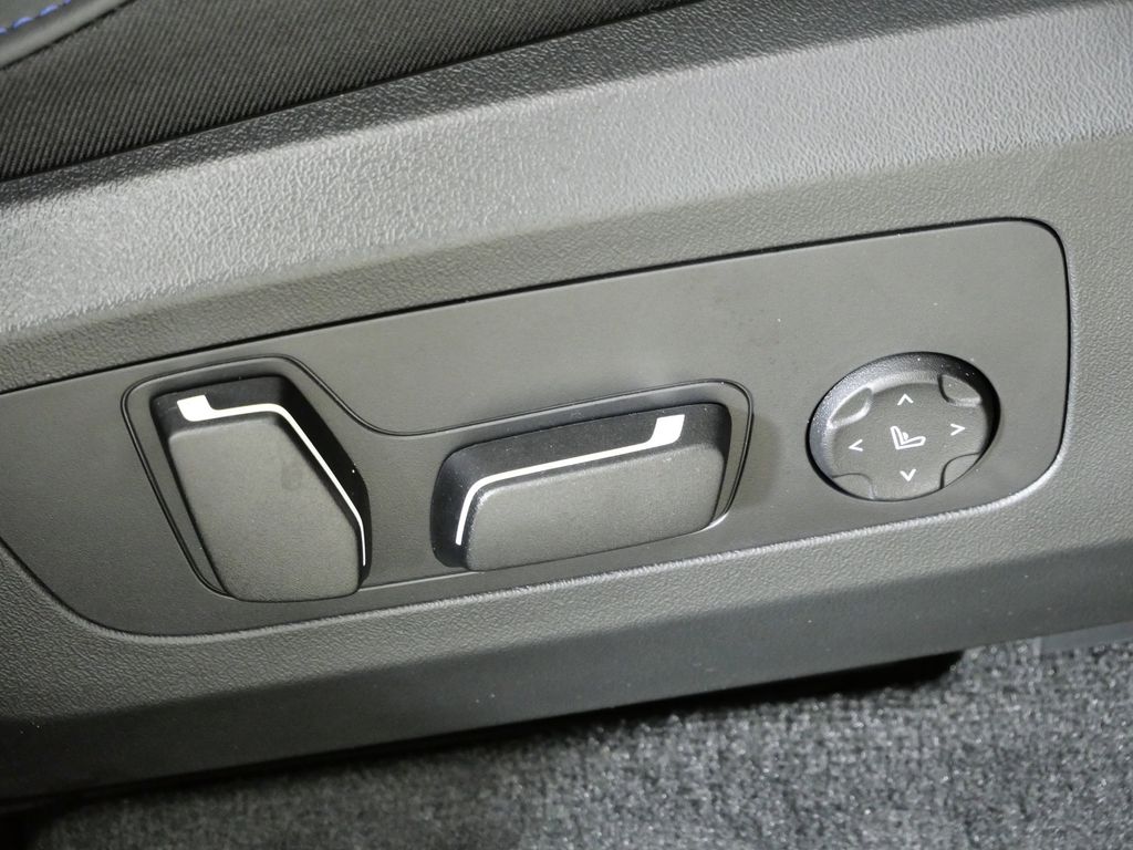 Thumbnail: 2025 BMW X3 - 28