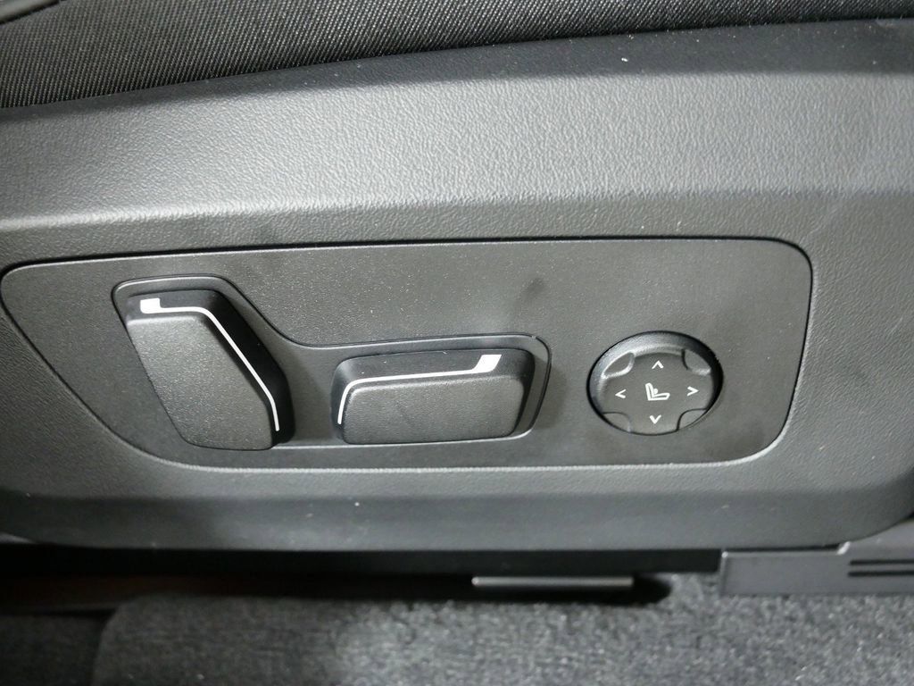 Thumbnail: 2025 BMW X3 - 29