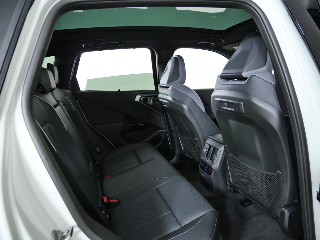 Thumbnail: 2026 BMW X3 - 12