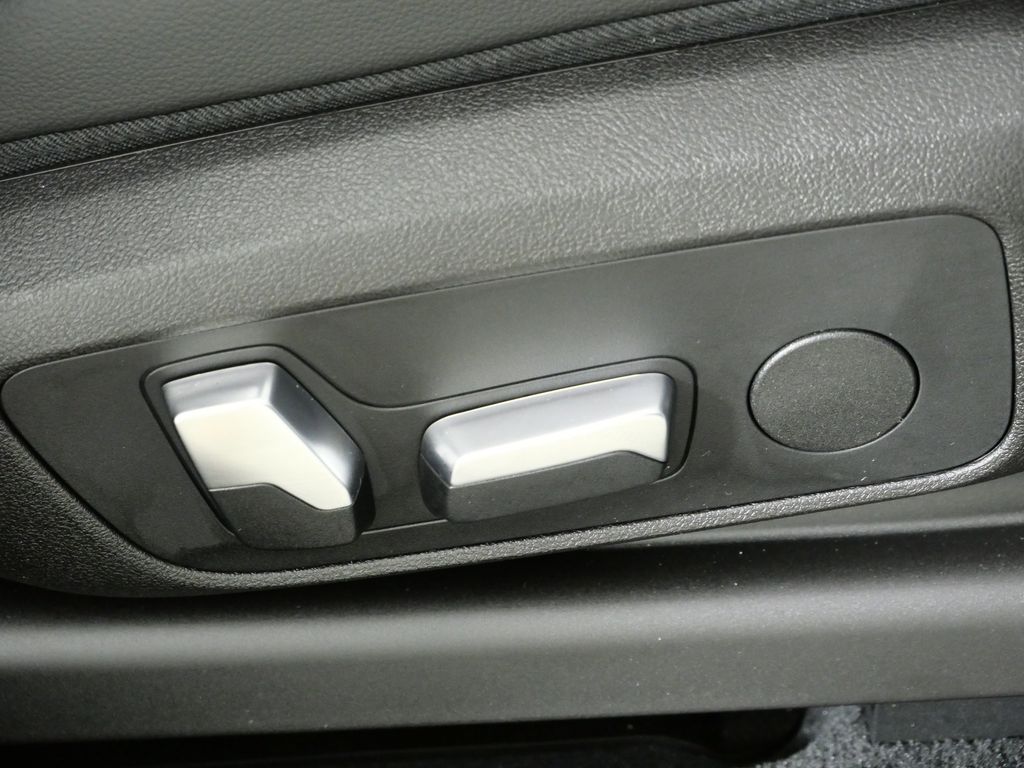 Thumbnail: 2023 BMW X3 - 28