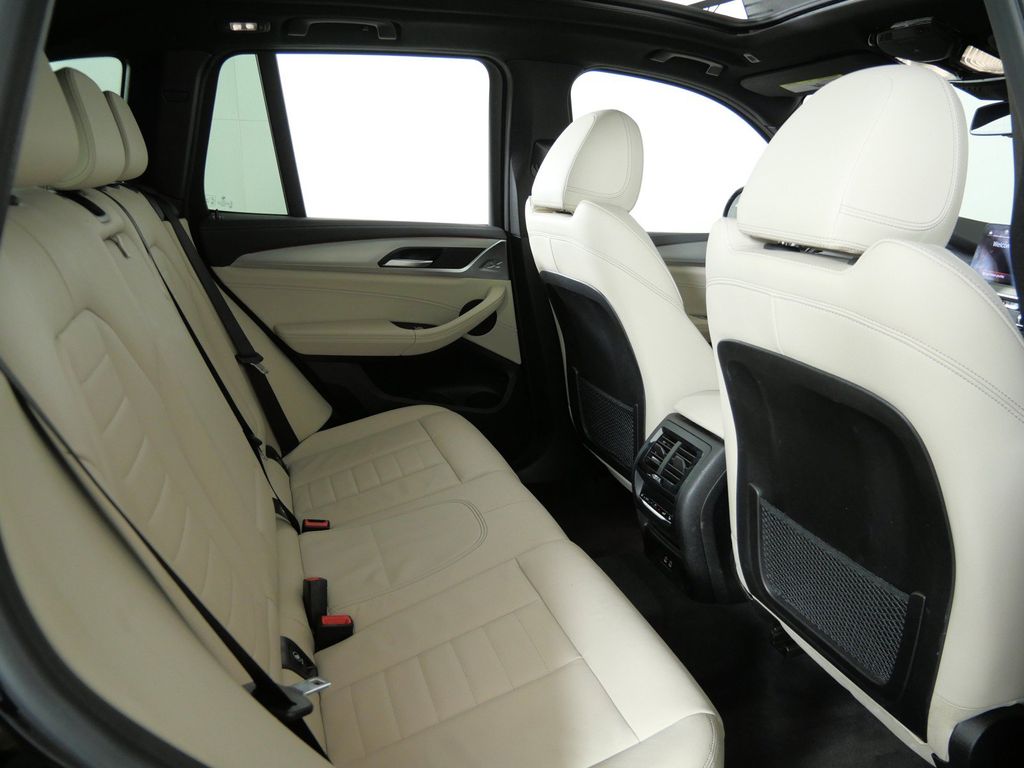 Thumbnail: 2022 BMW X3 - 11