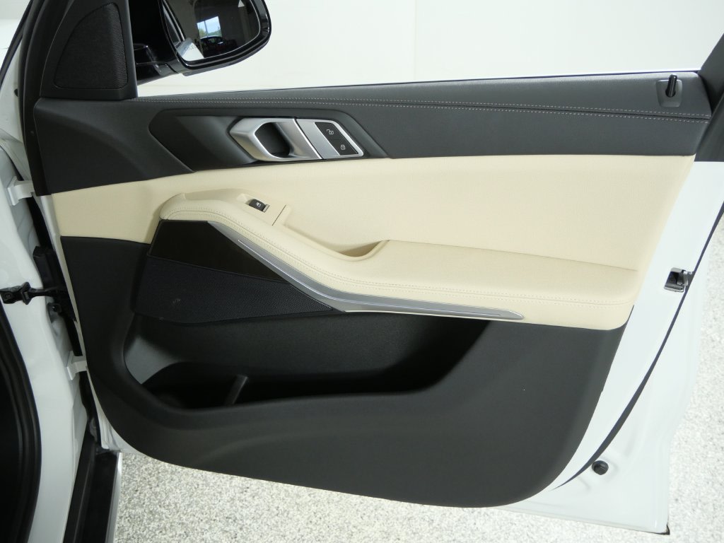 Thumbnail: 2022 BMW X5 - 28
