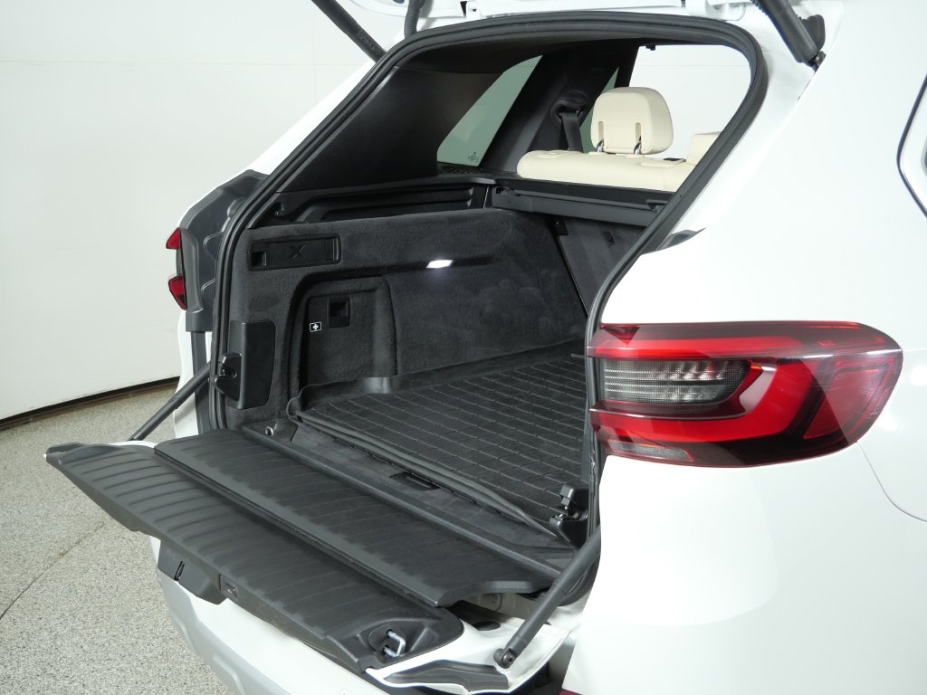 Thumbnail: 2022 BMW X5 - 33