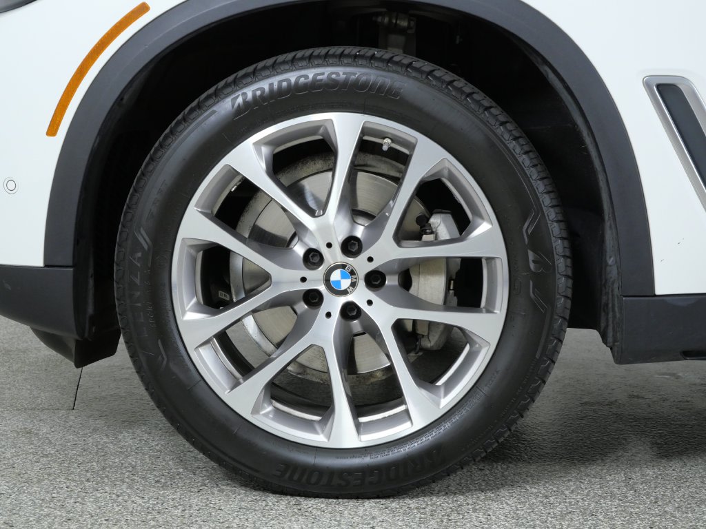 Thumbnail: 2022 BMW X5 - 8