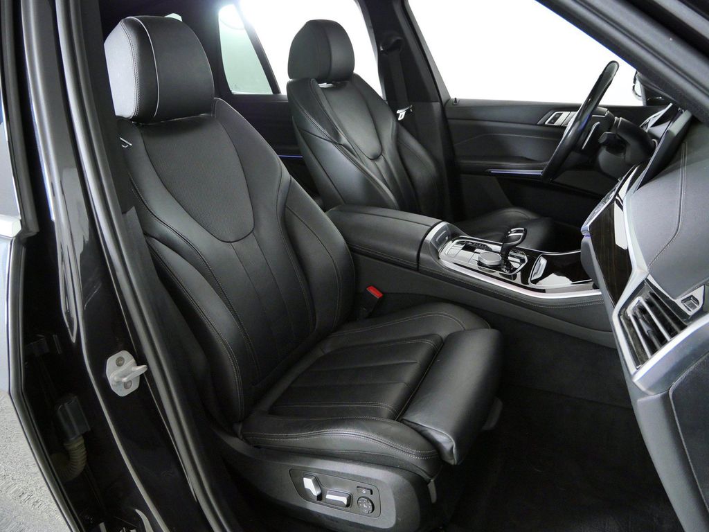 Thumbnail: 2020 BMW X5 - 10