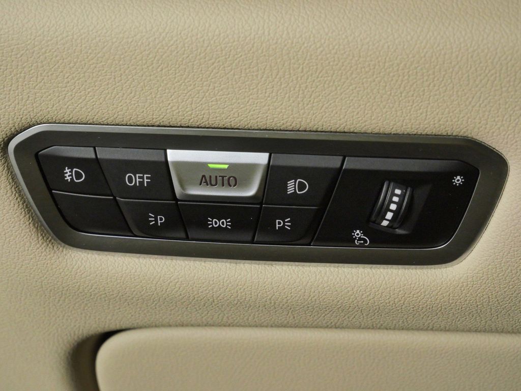 Thumbnail: 2021 BMW X5 - 42