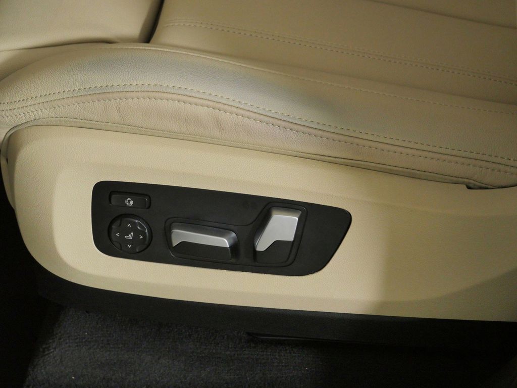 Thumbnail: 2021 BMW X5 - 41