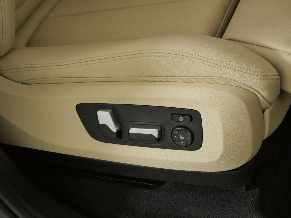 Thumbnail: 2021 BMW X5 - 29