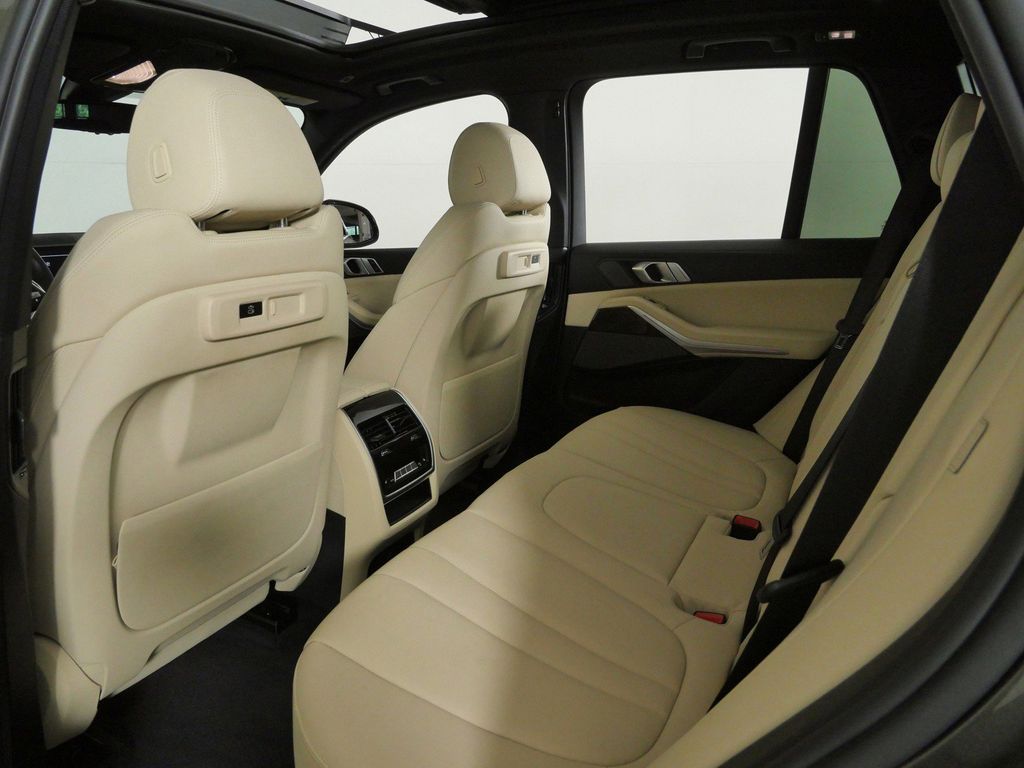 Thumbnail: 2021 BMW X5 - 35